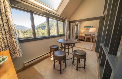 Keystone House | Pines 2057