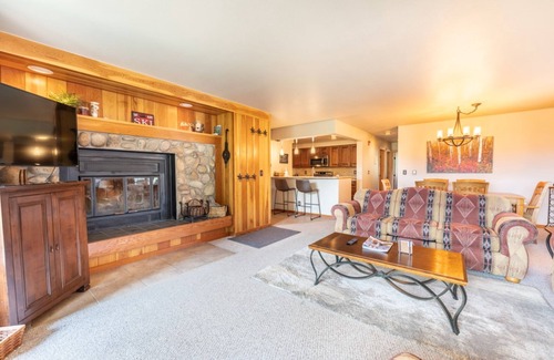 Keystone Condo | Pines by Summit County Mountain Retreats