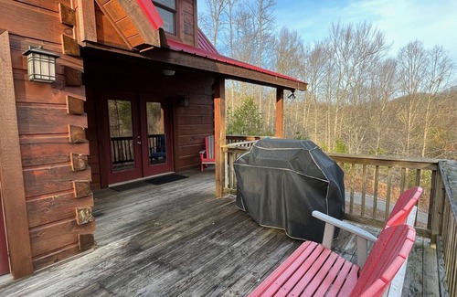 Tazewell Cabin | Pines Cabin on Norris Lake