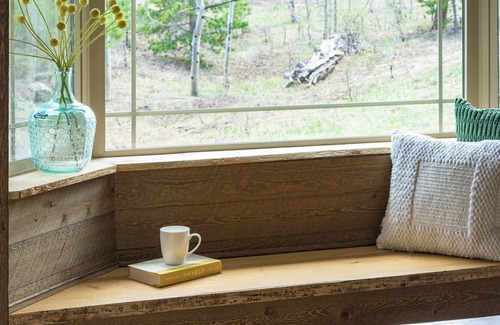 Allenspark Cabin | Pines & Peaks Cabin | 10 min to RMNP | Hot tub