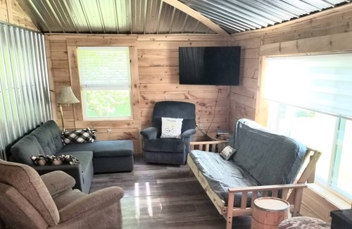 Wauksaukee Cottage | Pines Retreat Getaway - Cozy Cottage, Short walk to Lake Noquebay