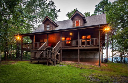 Piney Mountain Cabin | Piney Cabin: Mountain Views + Dog Friendly