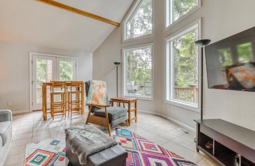 White Salmon House | Piney Hideaway