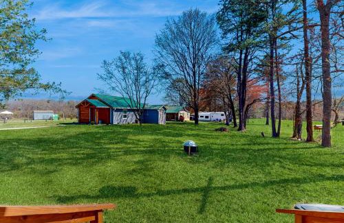 Hendersonville House | Piney Hollow - Unit B