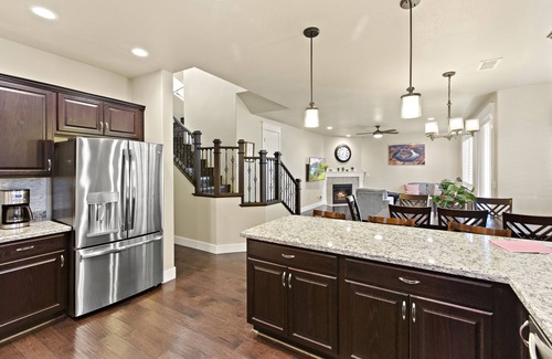 Flagstaff House | Ping pong, 4 bdrm, family friendly, AC, crib, 5 min to downtown
