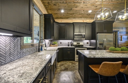 Pickens Cabin | Pining Away Cabin; 3 King BRs, 6 bunks, playset, firepit, spa, arcade, smart tvs