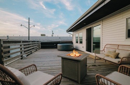 Manitowoc Apartment | Pink Door Loft - Conveniently located in the downtown district of Manitowoc