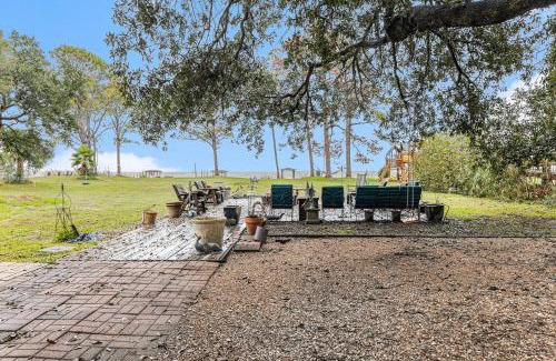 Dickinson House | Pink Flamingo Hideaway