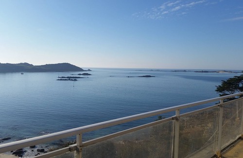 Trebeurden Apartment | Pink Granite Coast. Unique view Trébeurden. Directly south. Large terrace. Beach 2min