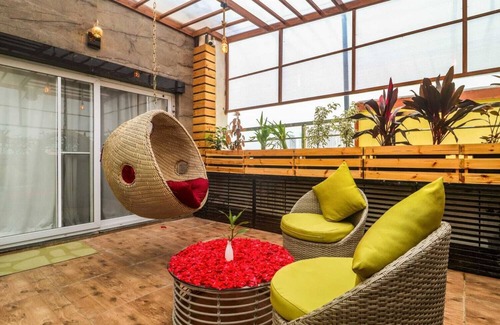 Kukatpalli Apartment | Pink Hawk Hospitality: Where Every Moment is Luxurious, with a Jacuzzi Touch.
