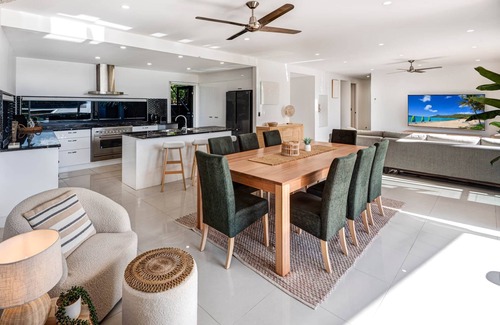 Hamilton Island Apartment | Pinnacle 10, Garden View Apartment on Hamilton Island