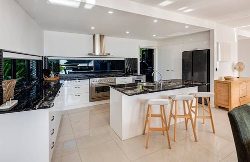 Hamilton Island Apartment | Pinnacle 10, Garden View Apartment on Hamilton Island