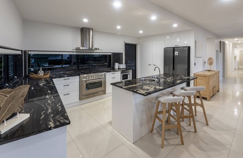 Hamilton Island Apartment | Pinnacle 10, Garden View Apartment on Hamilton Island