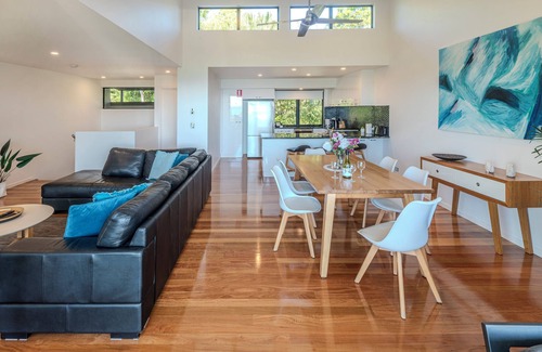 Hamilton Island Apartment | Pinnacle 3, Seaview Apartment on Hamilton Island