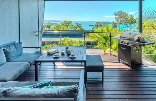 Hamilton Island Apartment | Pinnacle 3, Seaview Apartment on Hamilton Island
