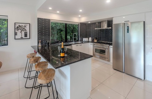 Hamilton Island Apartment | Pinnacle 7, Garden View Apartment on Hamilton Island