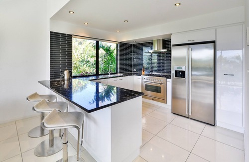 Hamilton Island Apartment | Pinnacle 8, Seaview Apartment on Hamilton Island