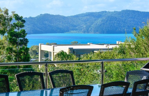 Hamilton Island Apartment | Pinnacle 8, Seaview Apartment on Hamilton Island