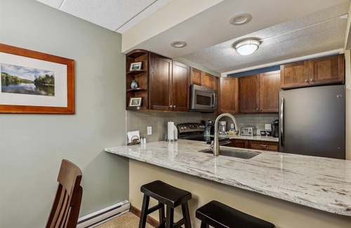 Killington Condo | Pinnacle F01 Fully remodeled unit. The property also offers shuttle to the slopes everyday of the week.