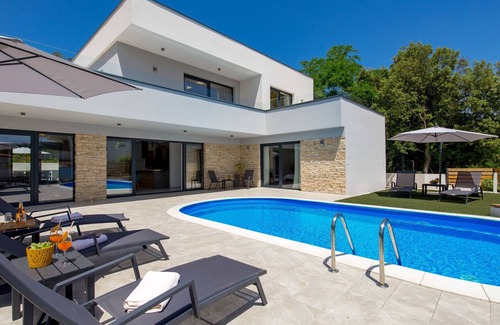 Lopar House | Pinnidae by Interhome