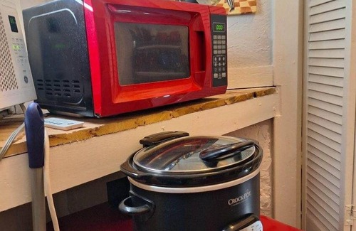 Knoxville Apartment | Pint-Sized Haven: Near Downtown Knoxville & UT