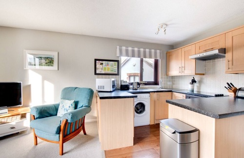 Beer Apartment | Pioneer Apt No 3 - Two Bedroom Apartment, Sleeps 4