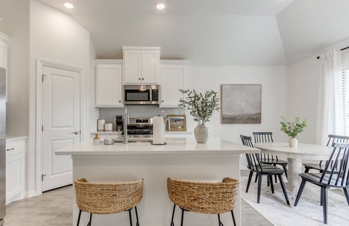 Moore House | Piper Place | A Modern Stay in Moore