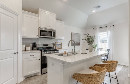 Moore House | Piper Place | A Modern Stay in Moore