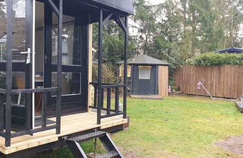 Krachtighuizen Cabin | Pipowagen Bed at Forest in Wells