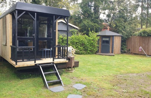 Krachtighuizen Cabin | Pipowagen Bed at Forest in Wells