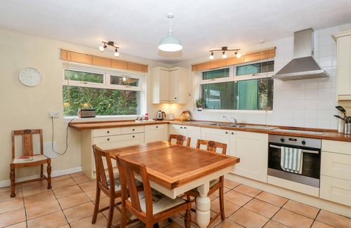 Lydney Cottage | PIPPINS, family friendly, with open fire in Bream