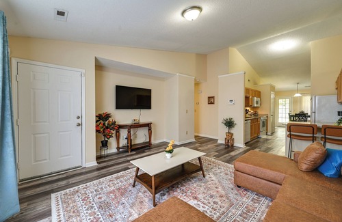 Greenville House | Pirate Game Day Base: Greenville Home Near Campus!