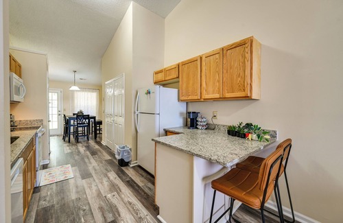 Greenville House | Pirate Game Day Base: Greenville Home Near Campus!