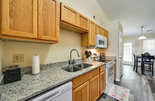 Greenville House | Pirate Game Day Base: Greenville Home Near Campus!