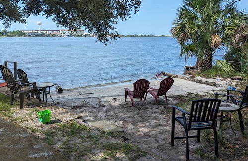 Fort Walton Beach Condo | Pirates Bay B304 – Waterfront Studio with Pool, Balcony & Marina Views!