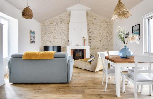 La Gueriniere House | Piscine chauffée, jardin, magnifique villa pour 10