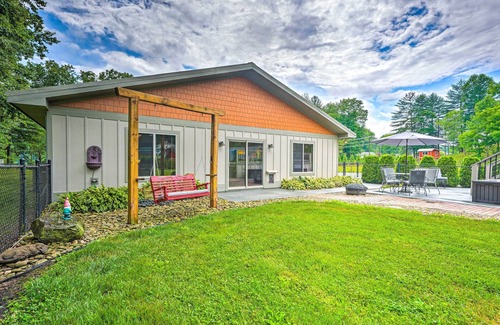 Pisgah Forest House | Pisgah Forest Farm Home: Outdoor Pool & Games