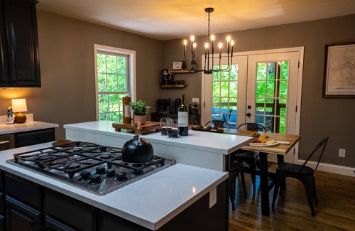 Candler Cabin | Pisgah Peaks, our mountain top oasis! Renovated Asheville area modern cabin!