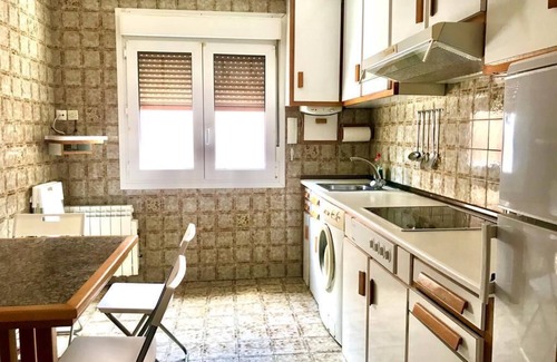 Gijon-Este Apartment | Piso con Garaje Cerca de la Playa