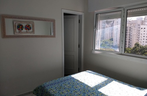 Pitangueiras Apartment | Pitangueiras balcony with sea view, wifi, garage and beach service