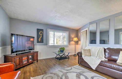 Marshall-Shadeland Apartment | Pittsburgh Escape w/ Pool - 3 Mi to Downtown!