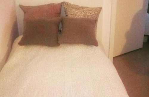 Anderten Apartment | Place to Stay