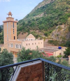 Souk El Tenine Apartment | Plage à 1km! Appartement familial paisible avec vue sur MER et MONTAGNE, idéal pour des vacances relaxantes