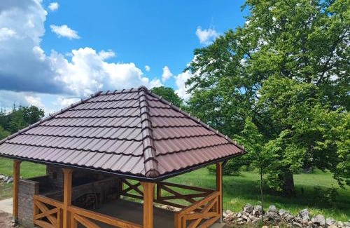 Konjska Reka House | Planinska kuća Srna