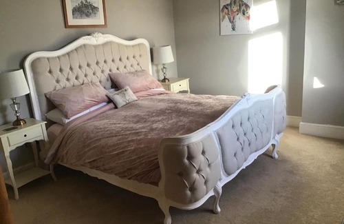 Wrexham Bed & Breakfast | Plas Bostock Farm