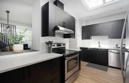 Quartier des Spectacles Apartment | Plateau| 4BR–2BA |Spacious Downtown Stay