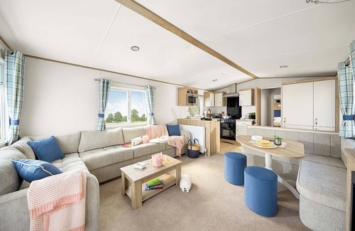 Aberystwyth House | Platinum 2 Bed Caravan with Hot Tub No Pets Slp 4