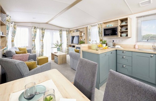 Aberystwyth House | Platinum 2 Bed Caravan with Hot Tub No Pets Slp 4