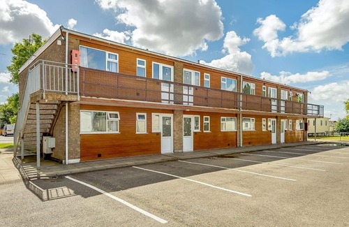 Skegness Apartment | Platinum Elmhirst Apartment