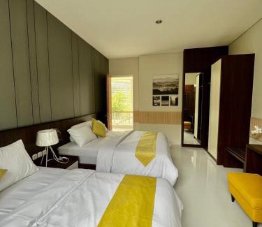 Bandung Villa | Platinum Yellow Bandung Villa 24 Pax Private Pool